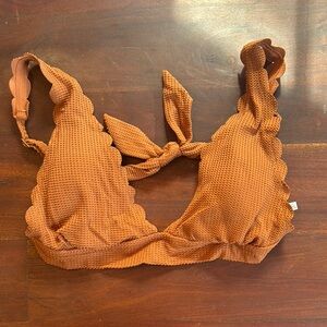 Scalloped Edge Textured Bikini top